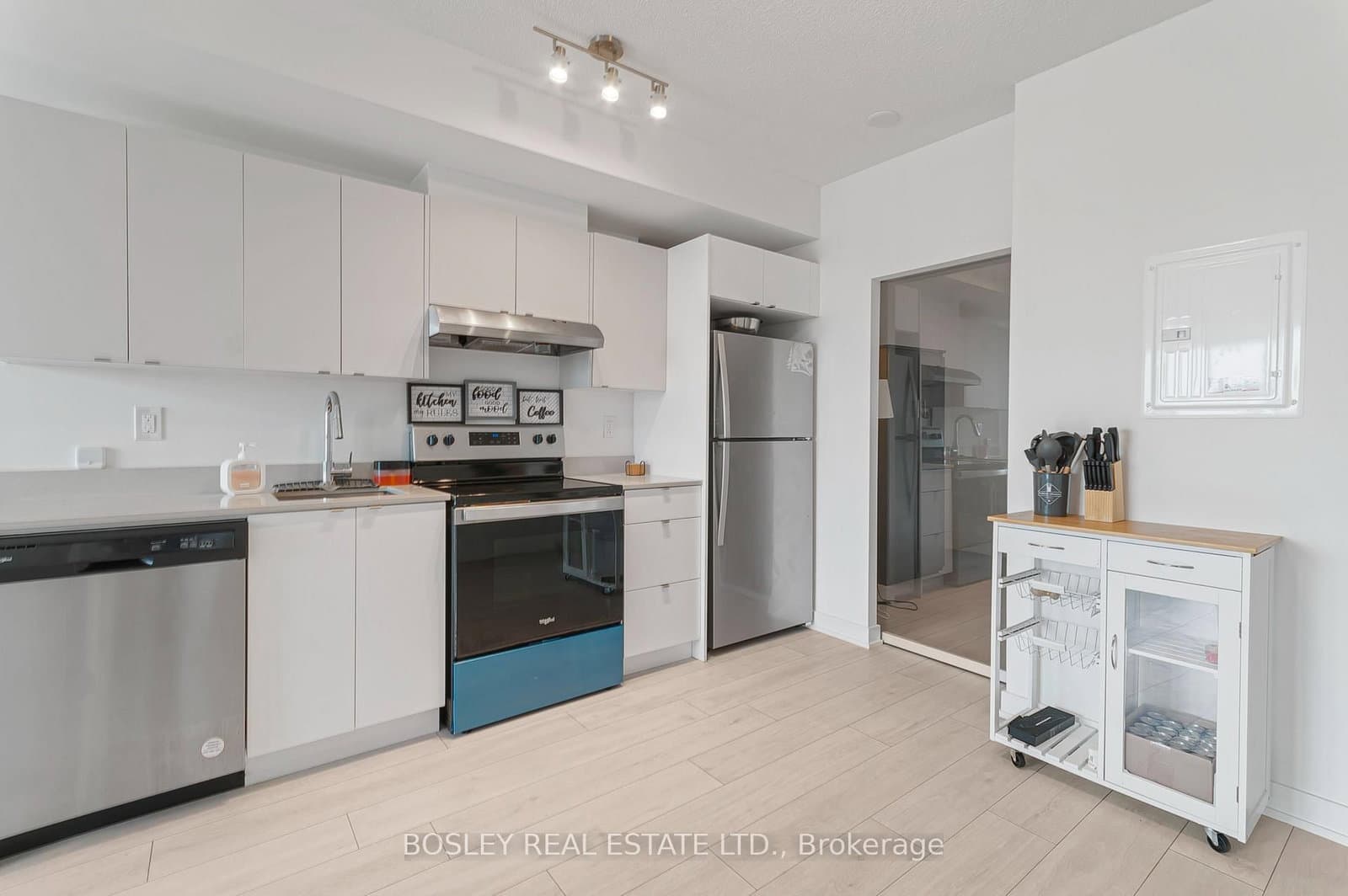 3200 Dakota Common, Unit B - 315 thumbnail 6