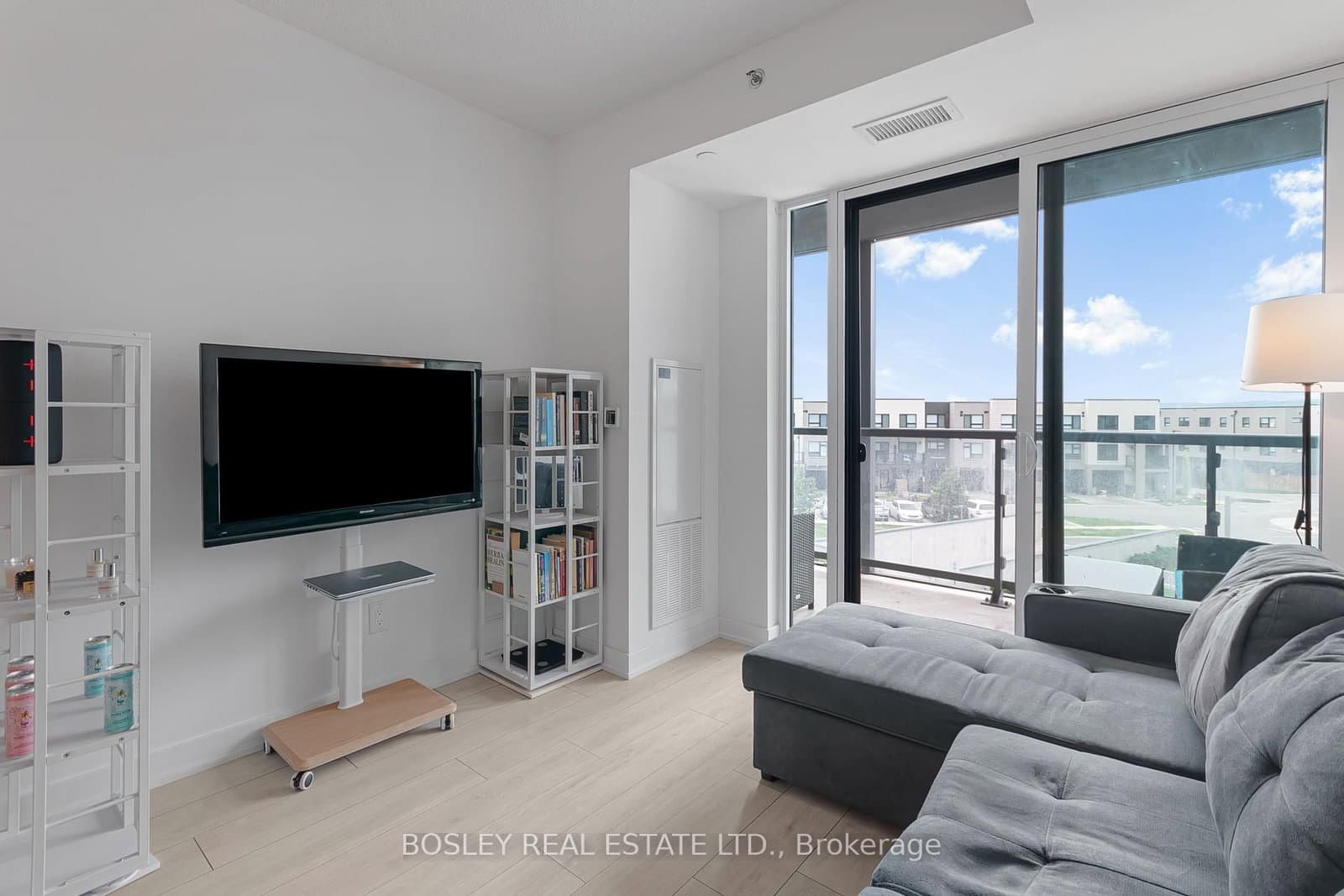 3200 Dakota Common, Unit B - 315 thumbnail 8