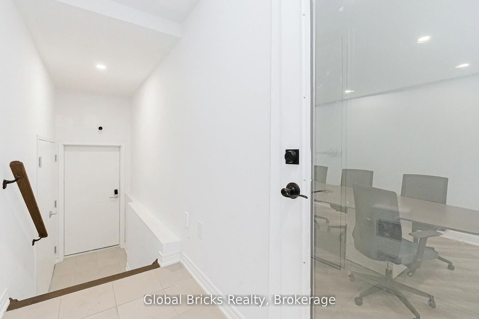 49 Burnhamthorpe Road E thumbnail 10