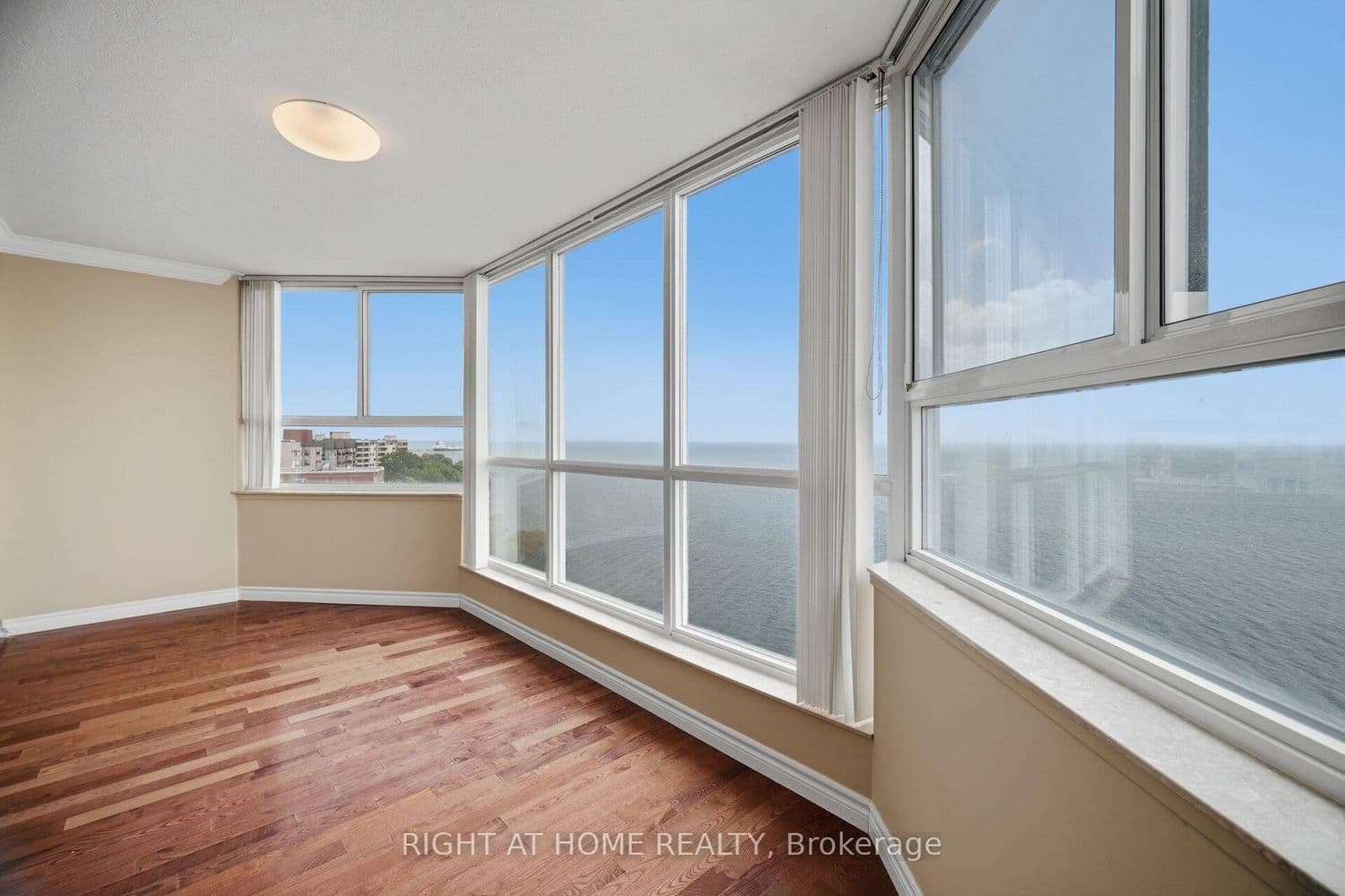 5280 Lakeshore Road, Unit 1104 thumbnail 16