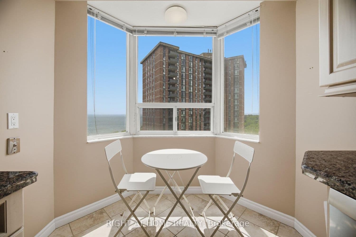 5280 Lakeshore Road, Unit 1104 thumbnail 21