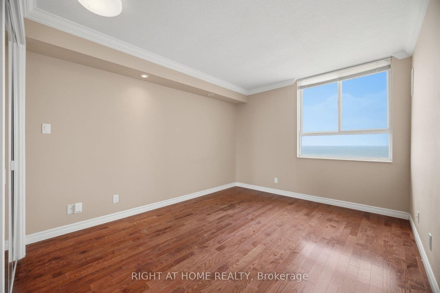 5280 Lakeshore Road, Unit 1104 thumbnail 24