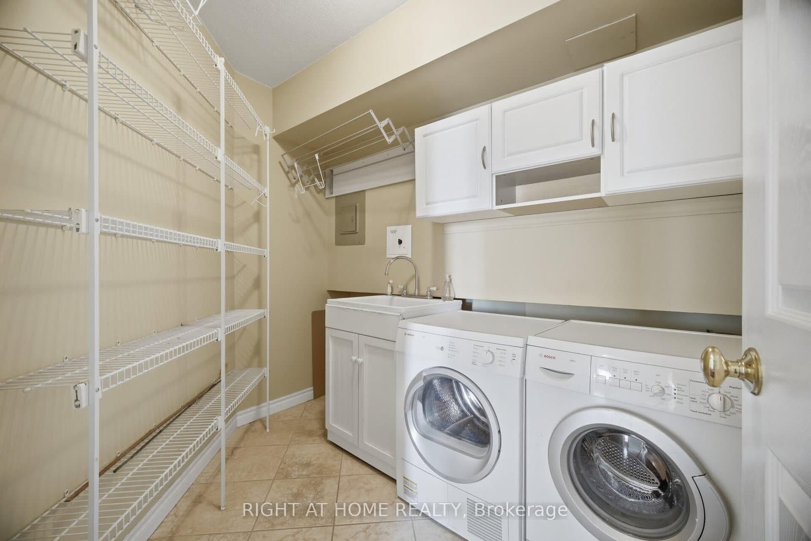 5280 Lakeshore Road, Unit 1104 thumbnail 32