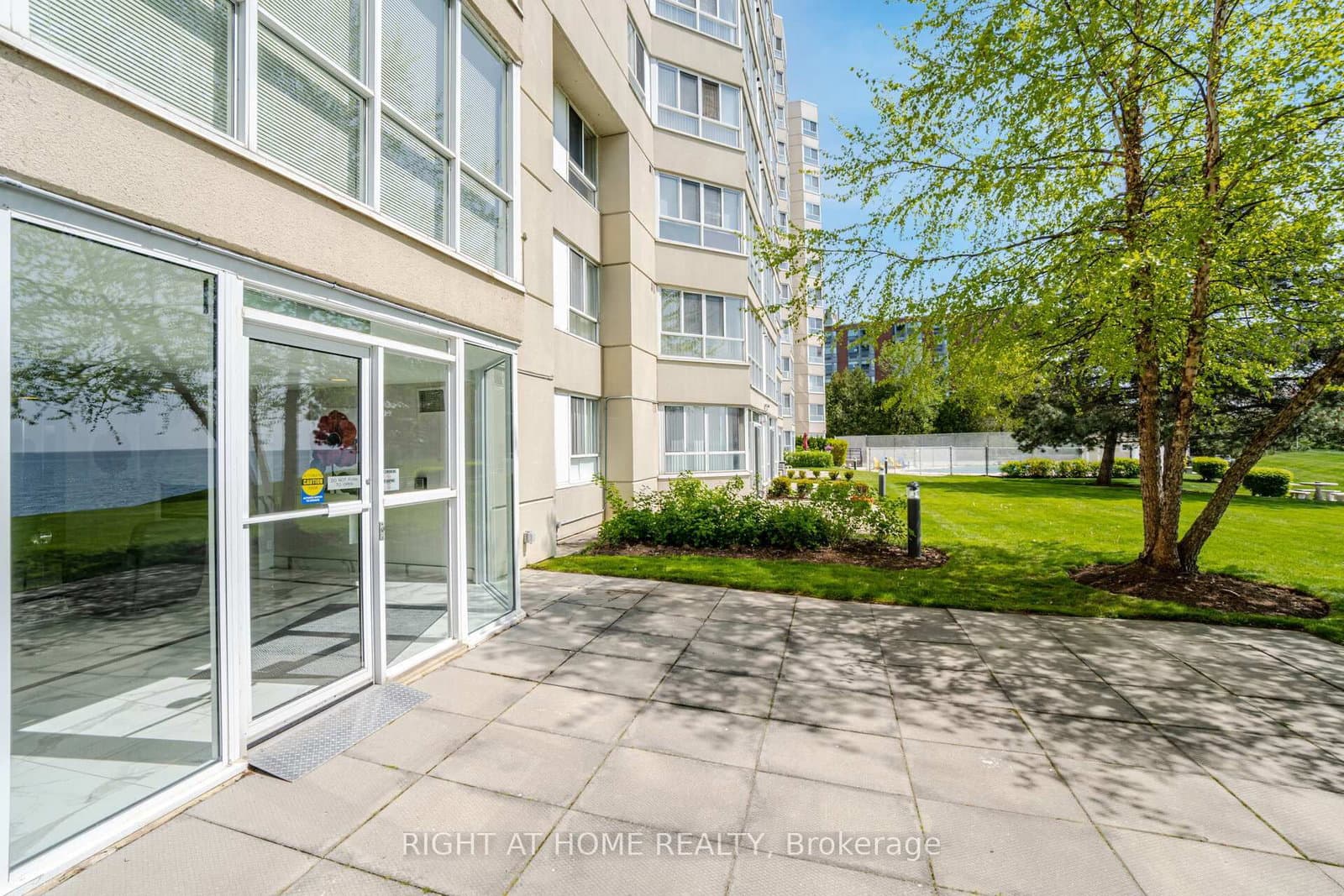 5280 Lakeshore Road, Unit 1104 thumbnail 33