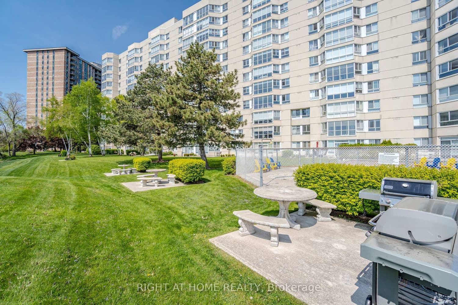 5280 Lakeshore Road, Unit 1104 thumbnail 35