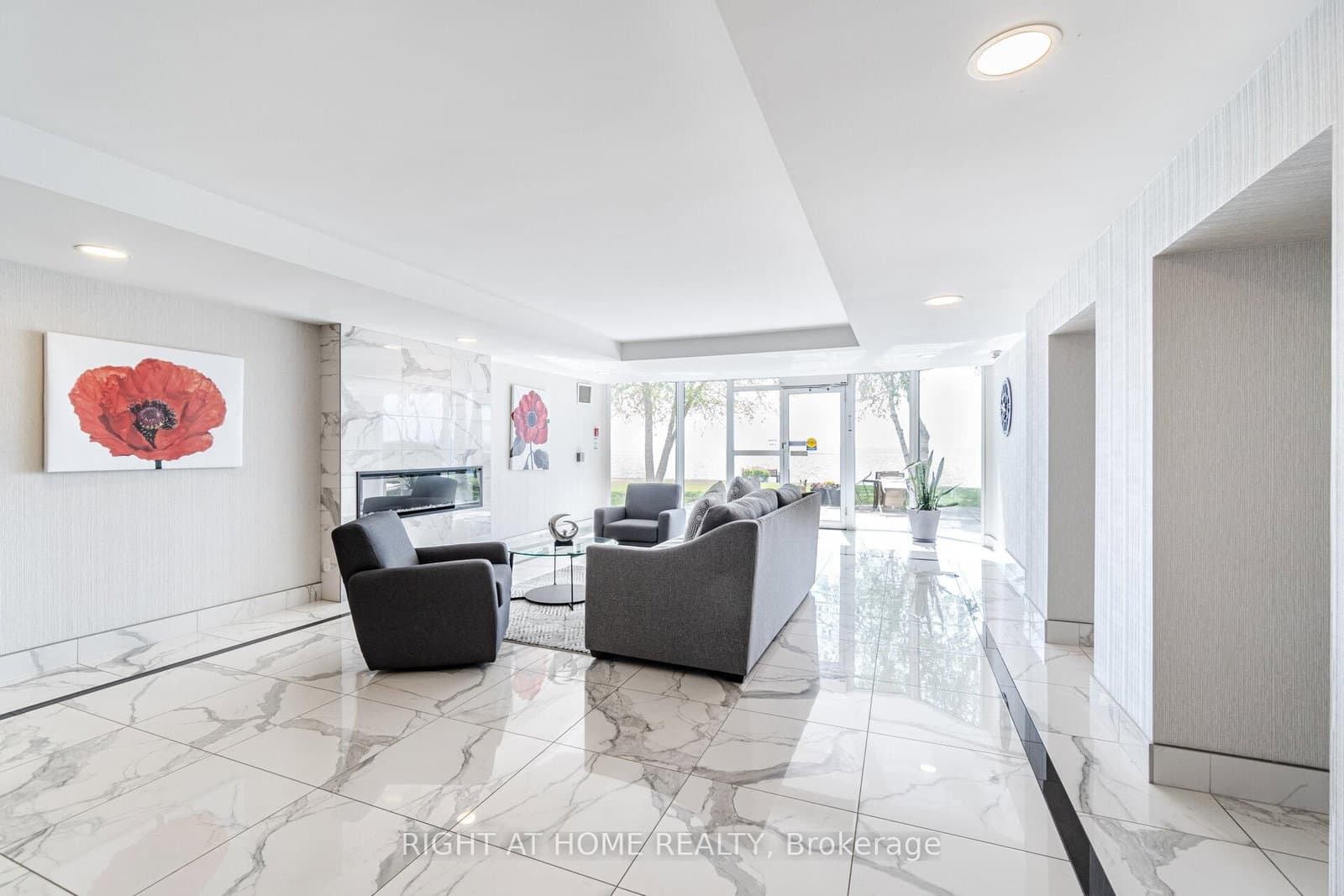 5280 Lakeshore Road, Unit 1104 thumbnail 4