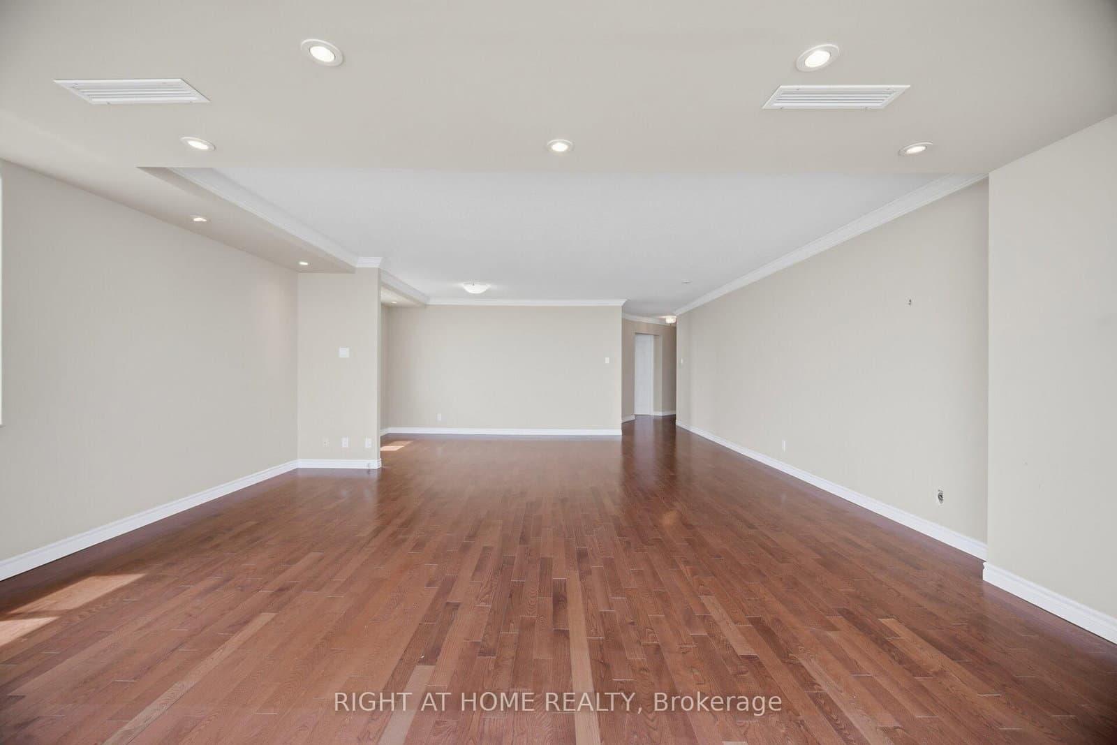 5280 Lakeshore Road, Unit 1104 thumbnail 9