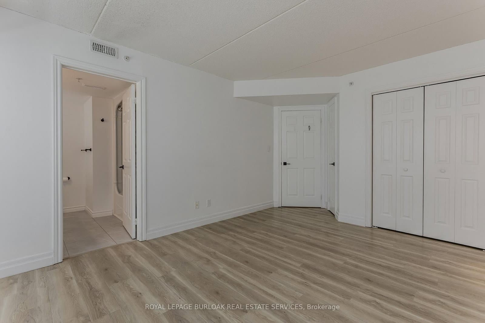 2035 Appleby Line, Unit 101 thumbnail 11