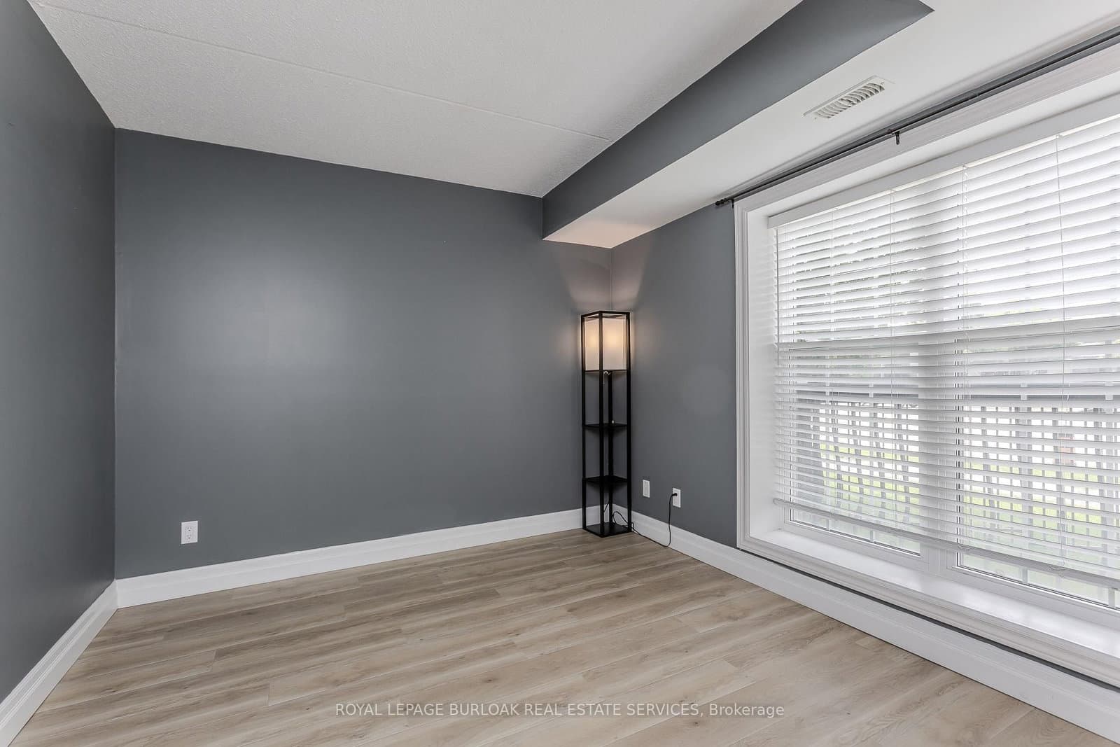 2035 Appleby Line, Unit 101 thumbnail 14