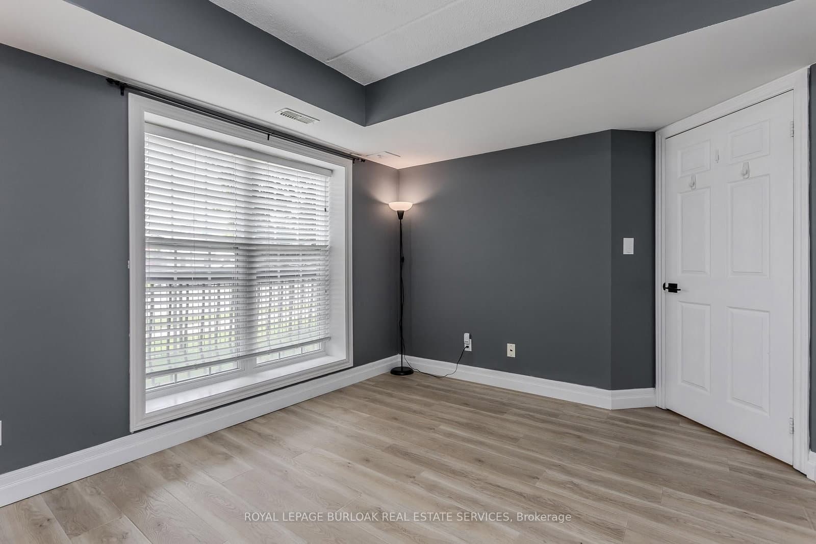 2035 Appleby Line, Unit 101 thumbnail 16