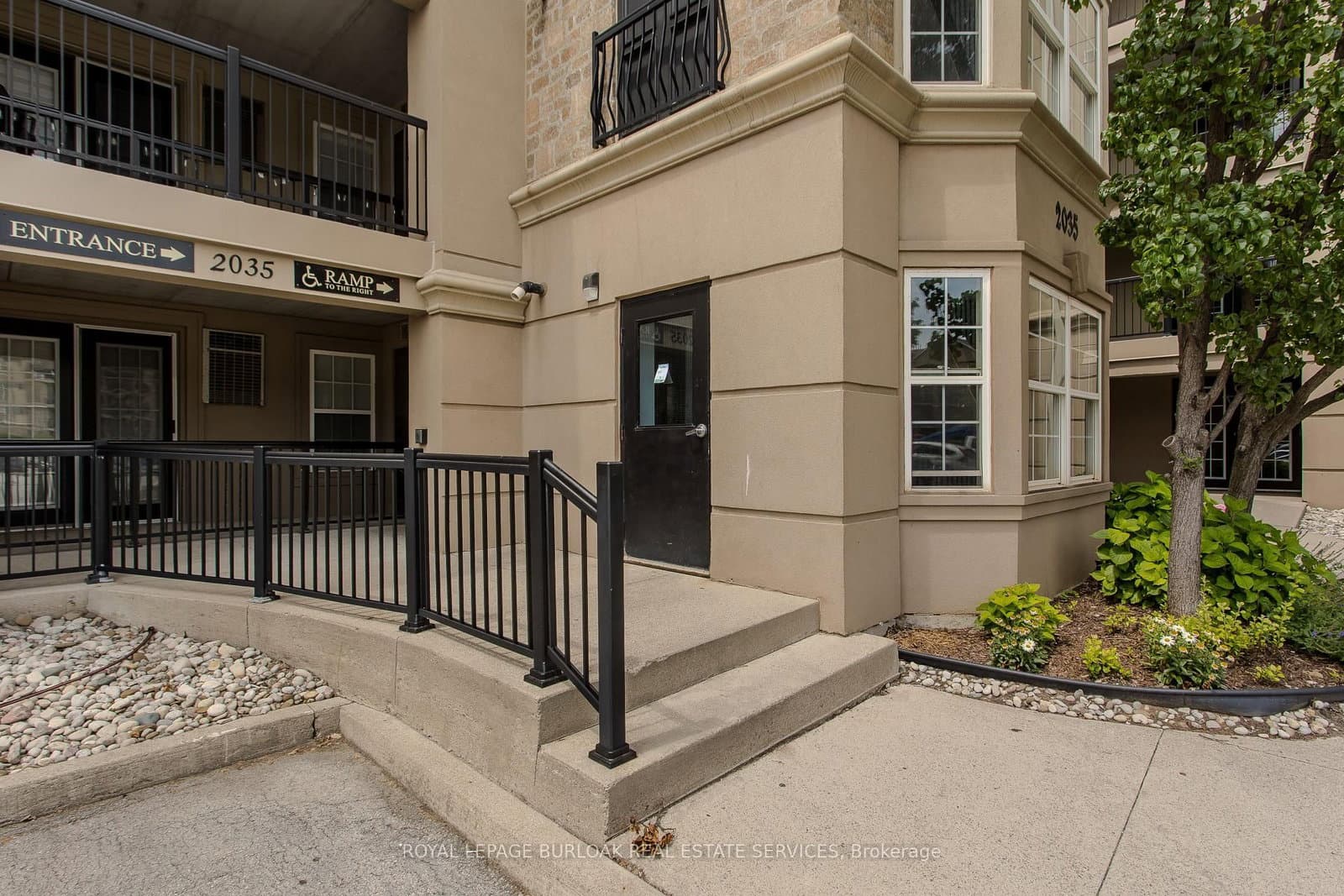 2035 Appleby Line, Unit 101 thumbnail 25
