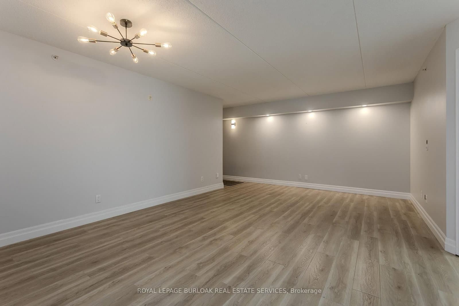 2035 Appleby Line, Unit 101 thumbnail 3