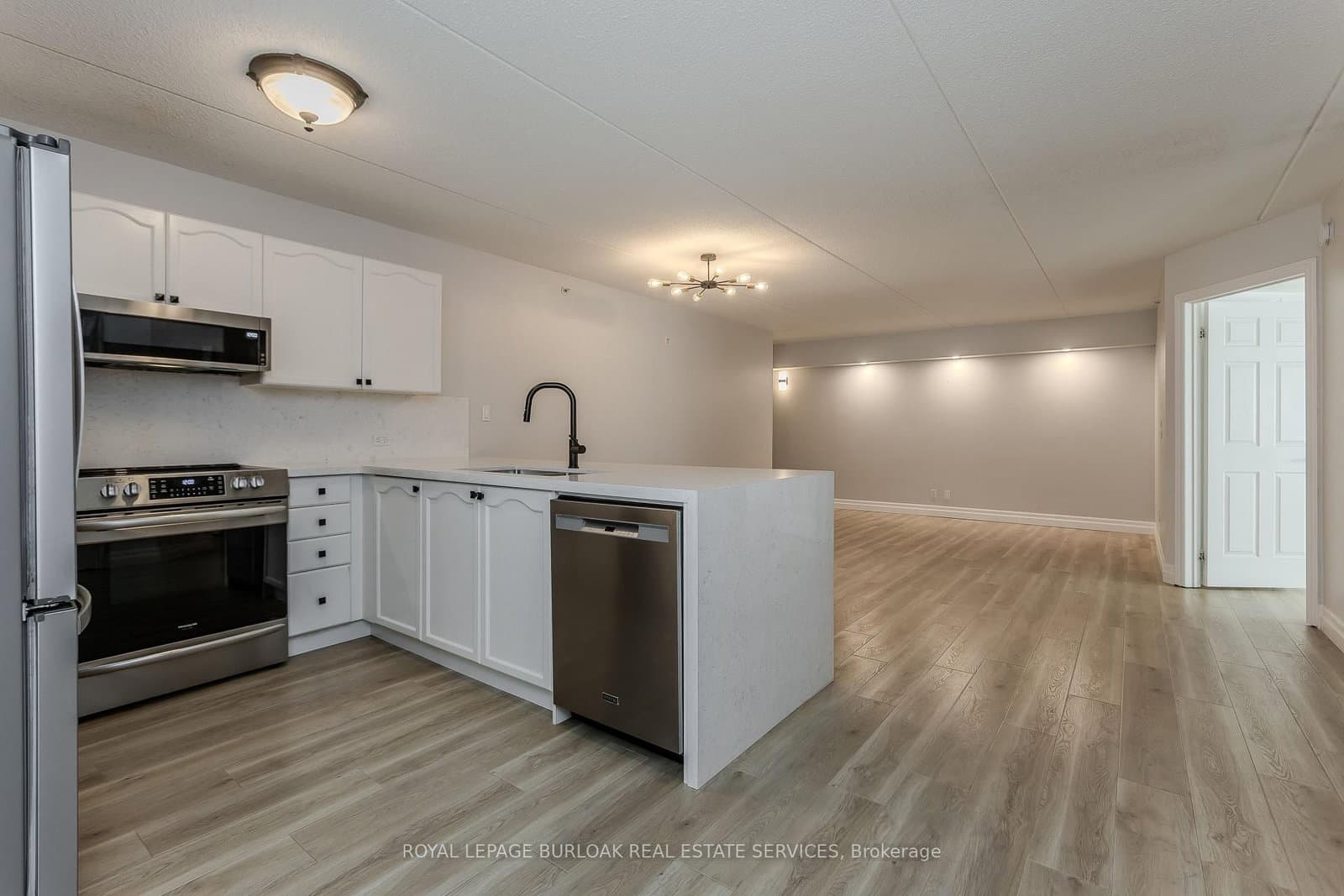 2035 Appleby Line, Unit 101 thumbnail 5