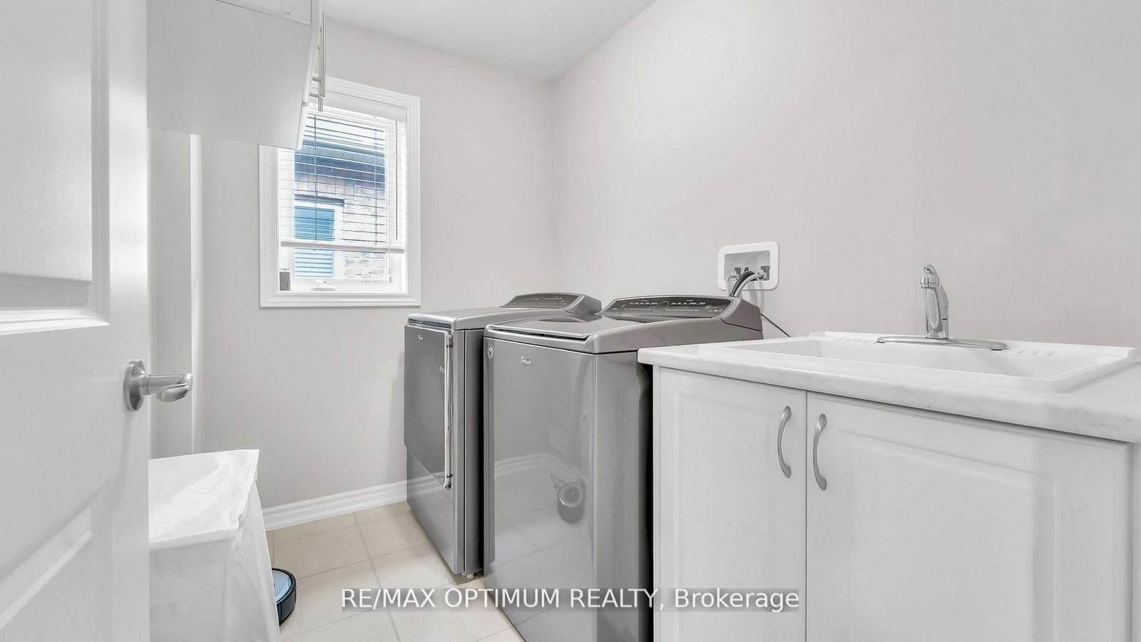 450 Brisdale Drive thumbnail 37