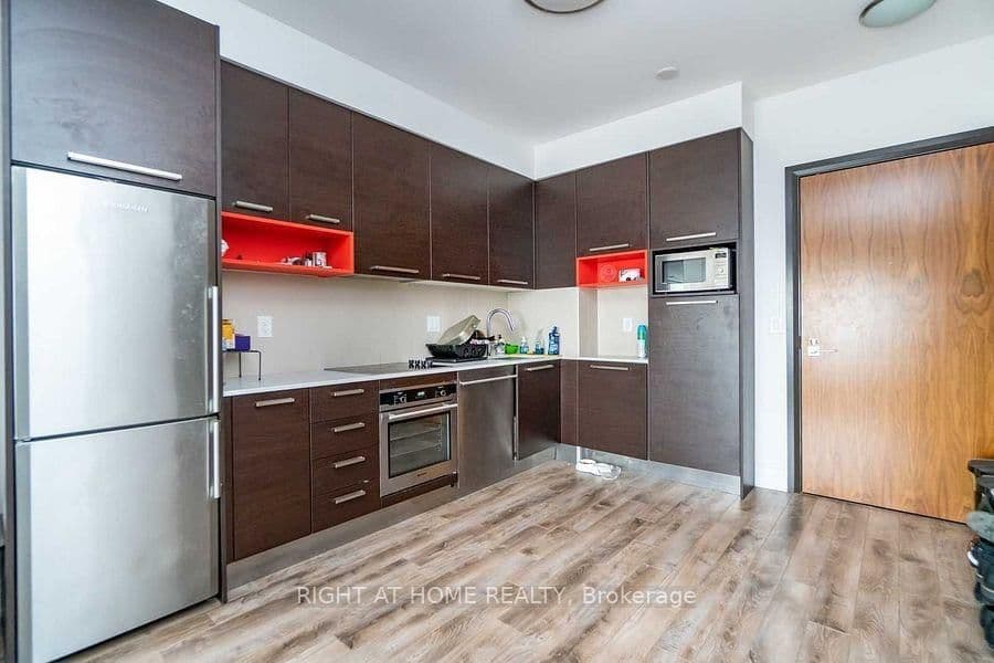 36 Park Lawn Road, Unit 1304 thumbnail 3