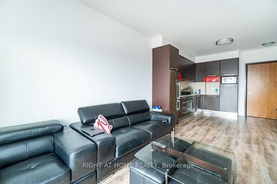 36 Park Lawn Road, Unit 1304 thumbnail 4