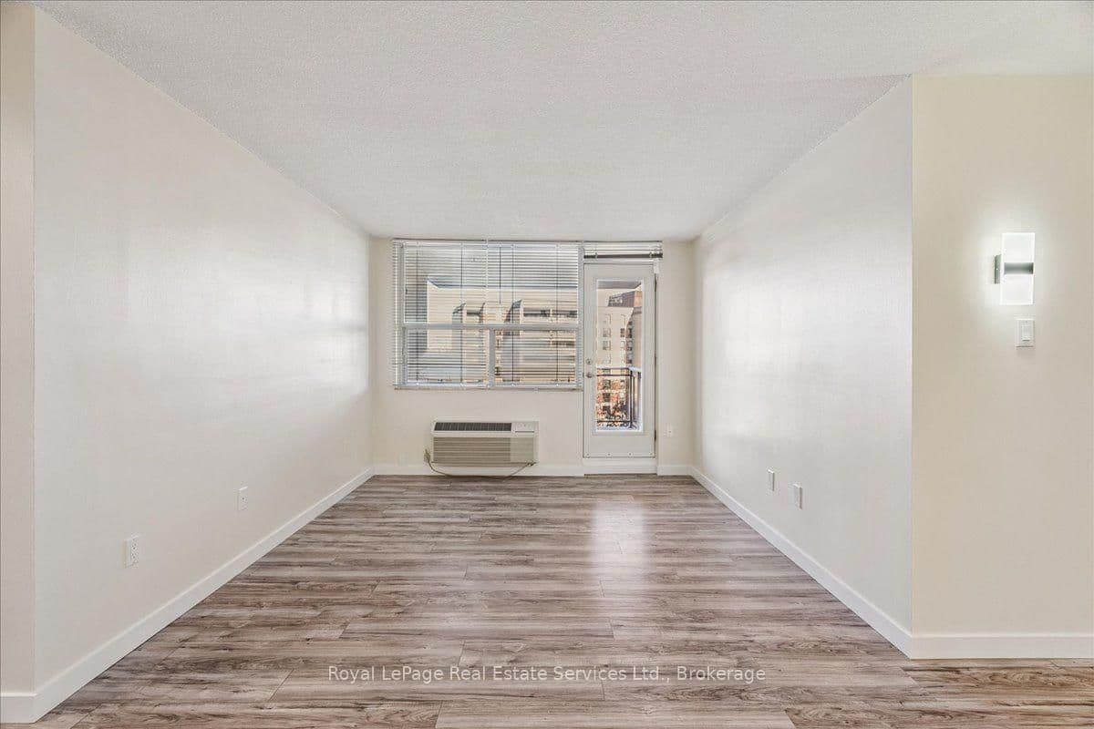 966 Inverhouse Drive, Unit 812 thumbnail 12