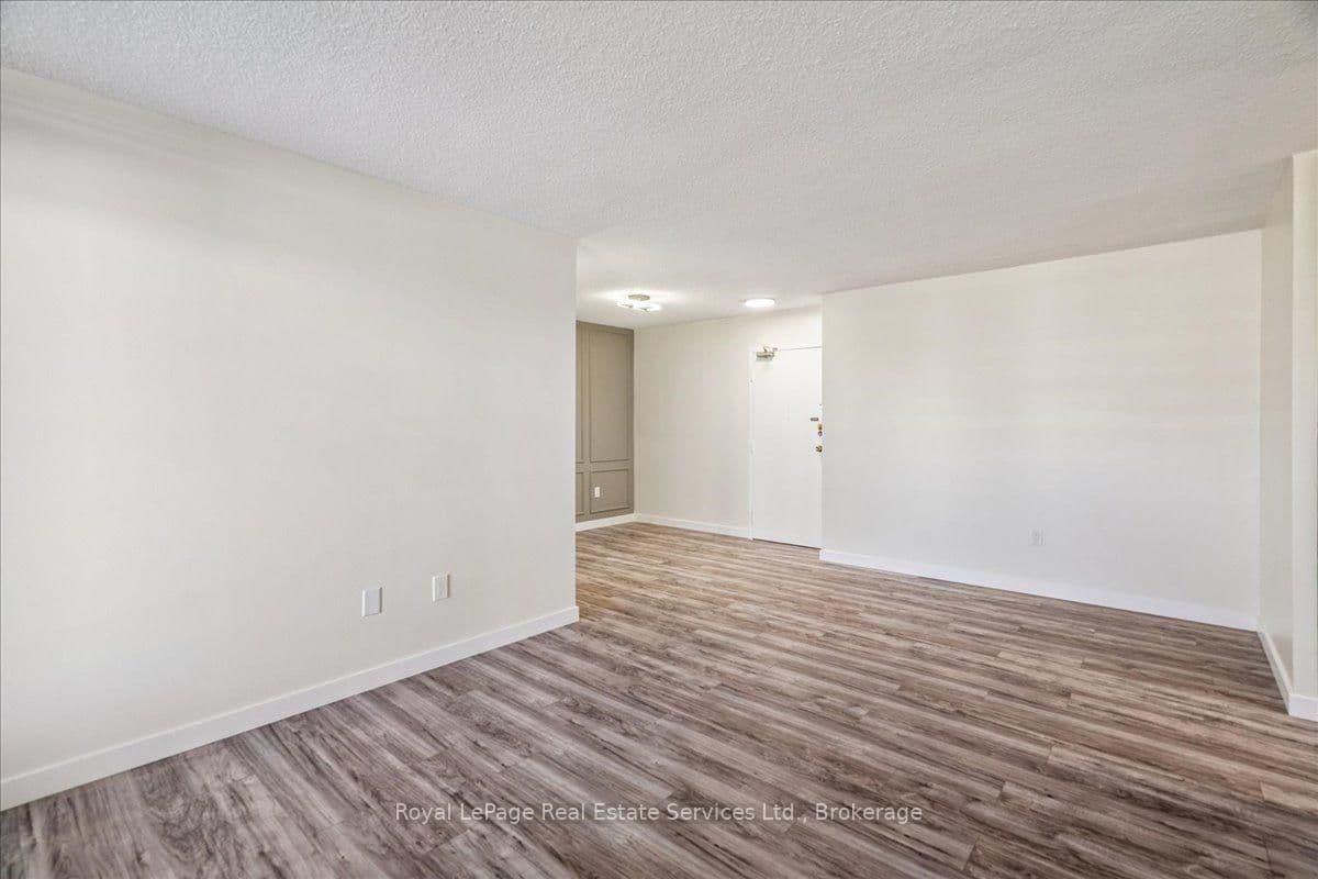 966 Inverhouse Drive, Unit 812 thumbnail 13
