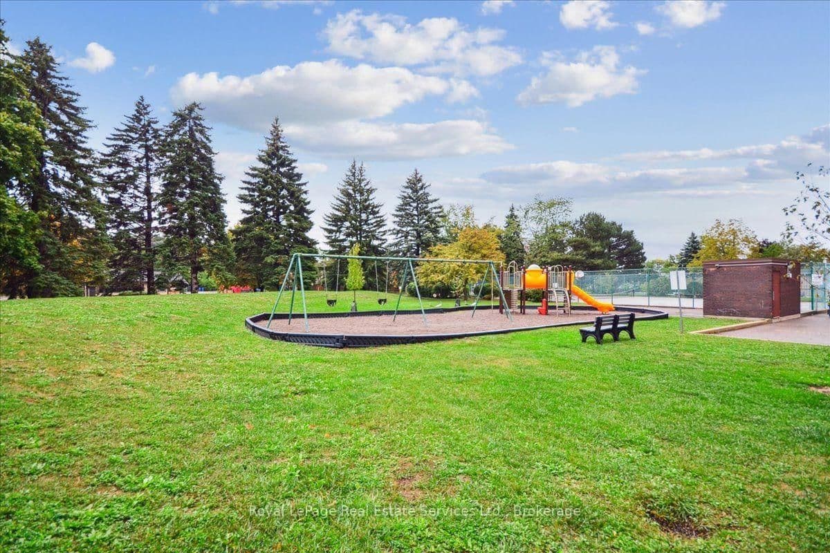 966 Inverhouse Drive, Unit 812 thumbnail 35