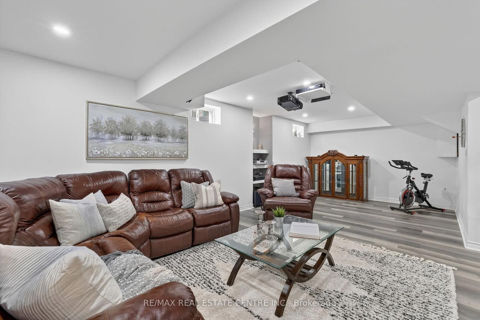 27 Drew Brown Boulevard thumbnail 41