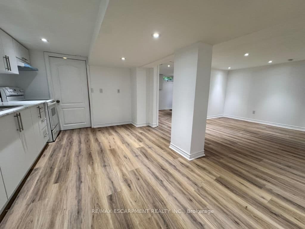 46 Plains Road E, Unit Lower Unit thumbnail 7