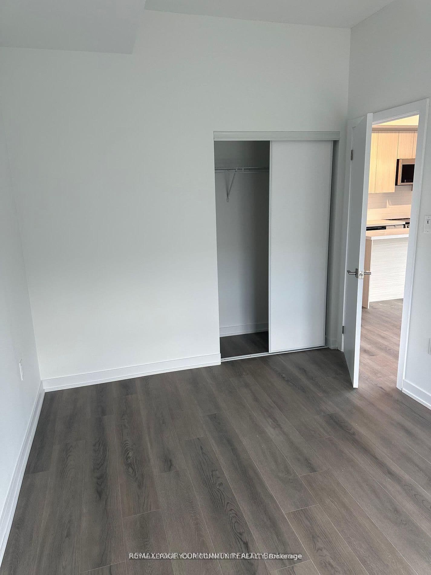 2433 Dufferin Street, Unit 313 thumbnail 4
