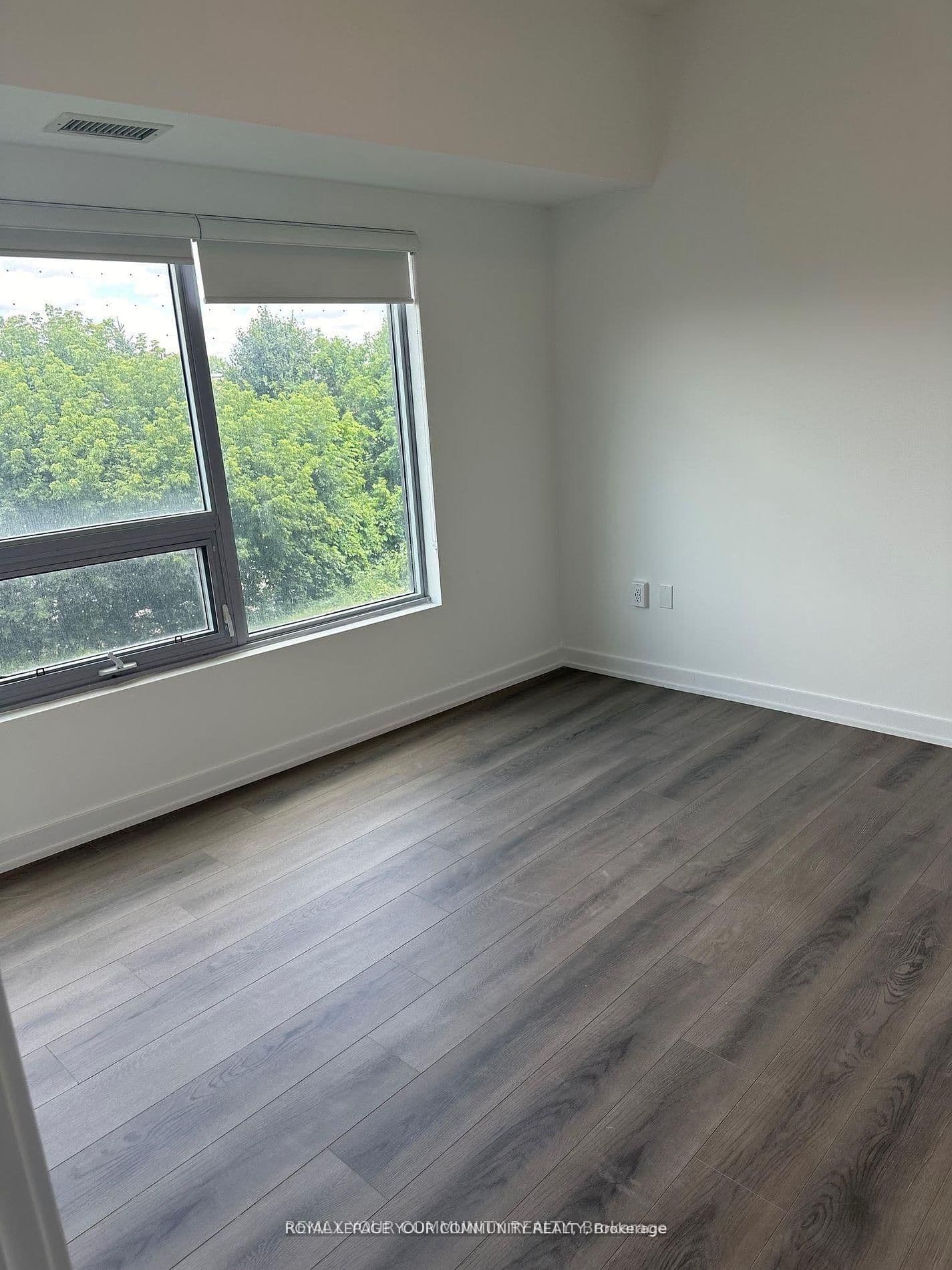 2433 Dufferin Street, Unit 313 thumbnail 5