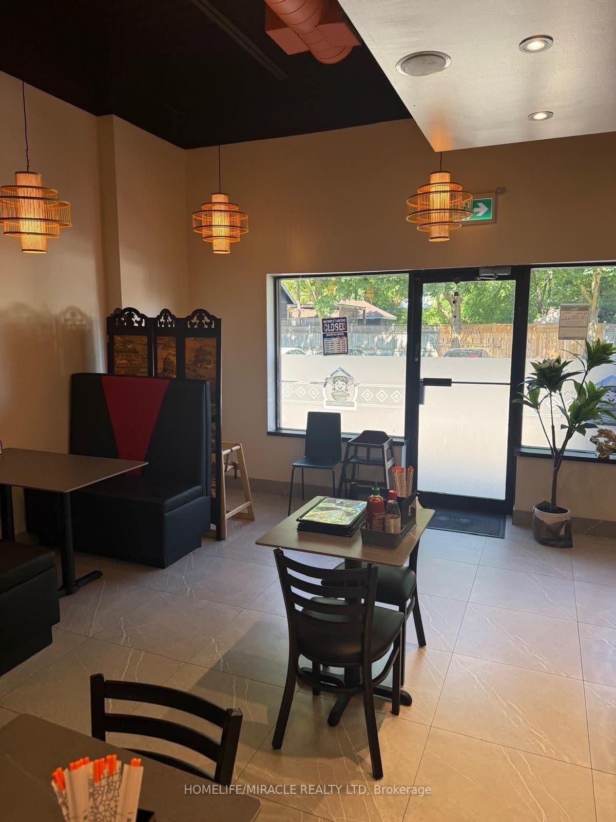 645 Lakeshore Road E, Unit 4 thumbnail 6