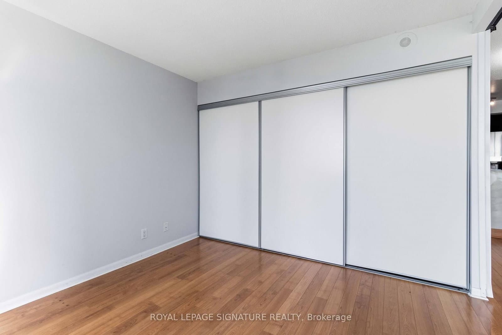 185 Legion Road N, Unit 1812 thumbnail 13