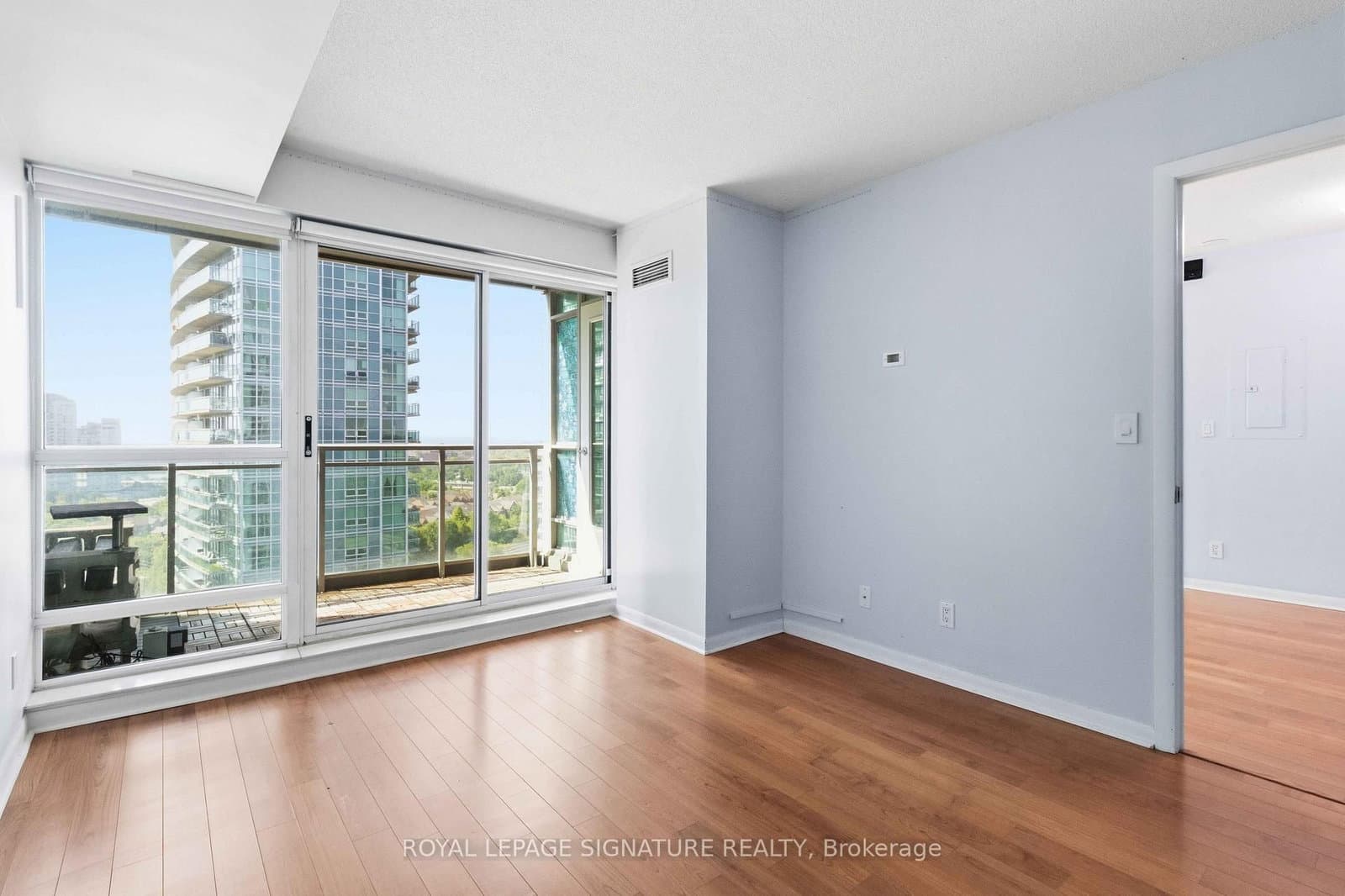185 Legion Road N, Unit 1812 thumbnail 17