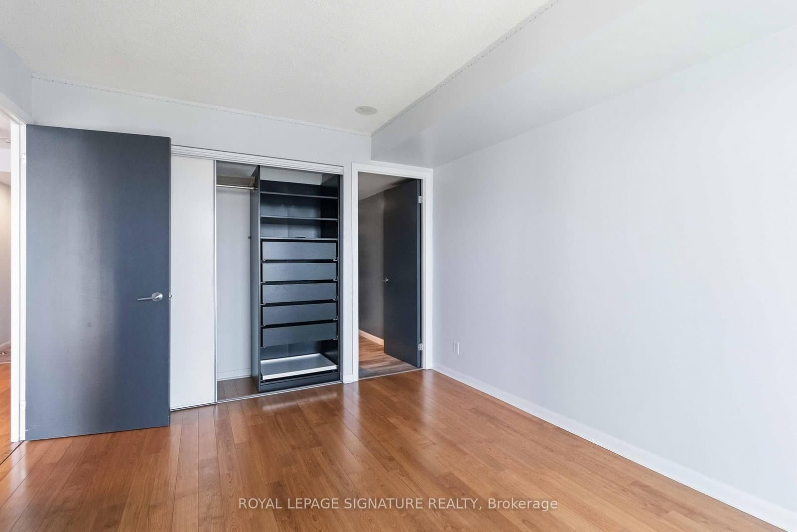 185 Legion Road N, Unit 1812 thumbnail 19