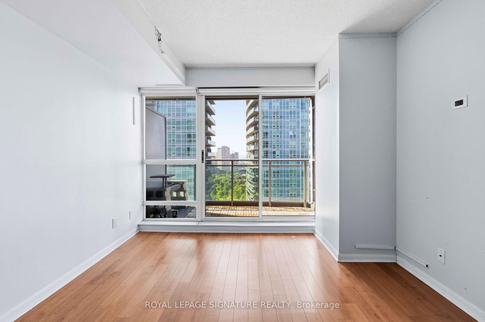 185 Legion Road N, Unit 1812 thumbnail 20