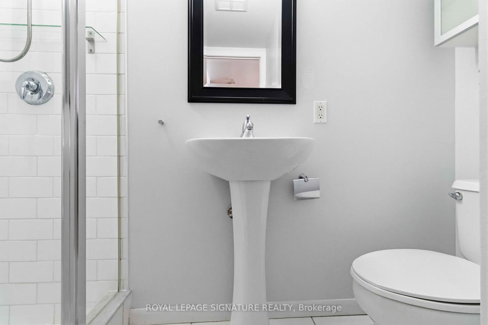 185 Legion Road N, Unit 1812 thumbnail 23