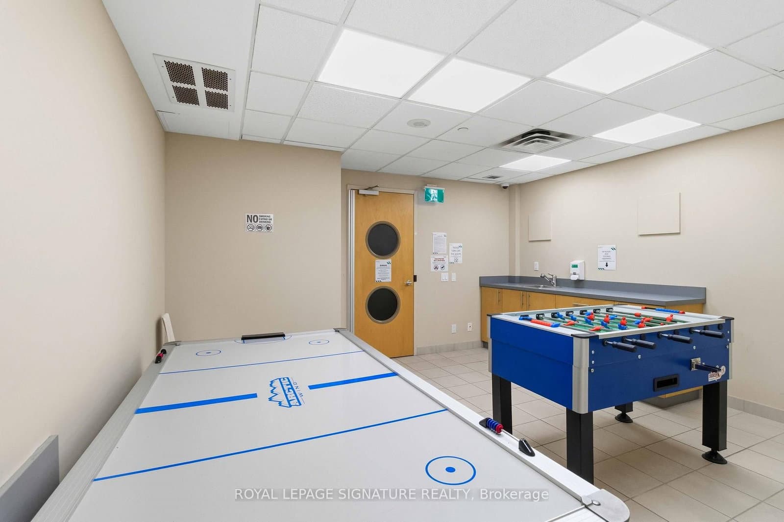 185 Legion Road N, Unit 1812 thumbnail 29