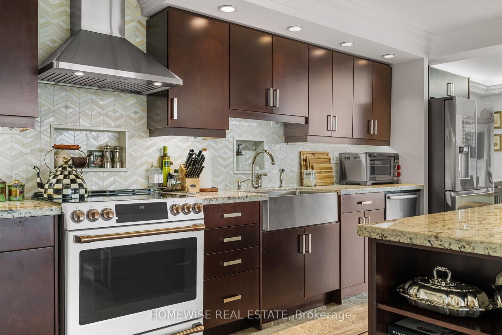2045 Lake Shore Boulevard W, Unit 1407 thumbnail 11