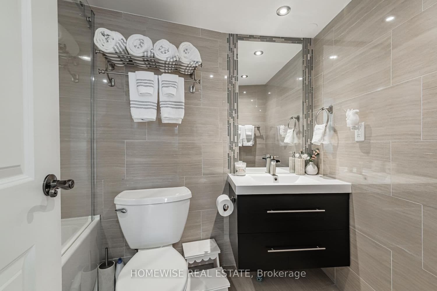 2045 Lake Shore Boulevard W, Unit 1407 thumbnail 22