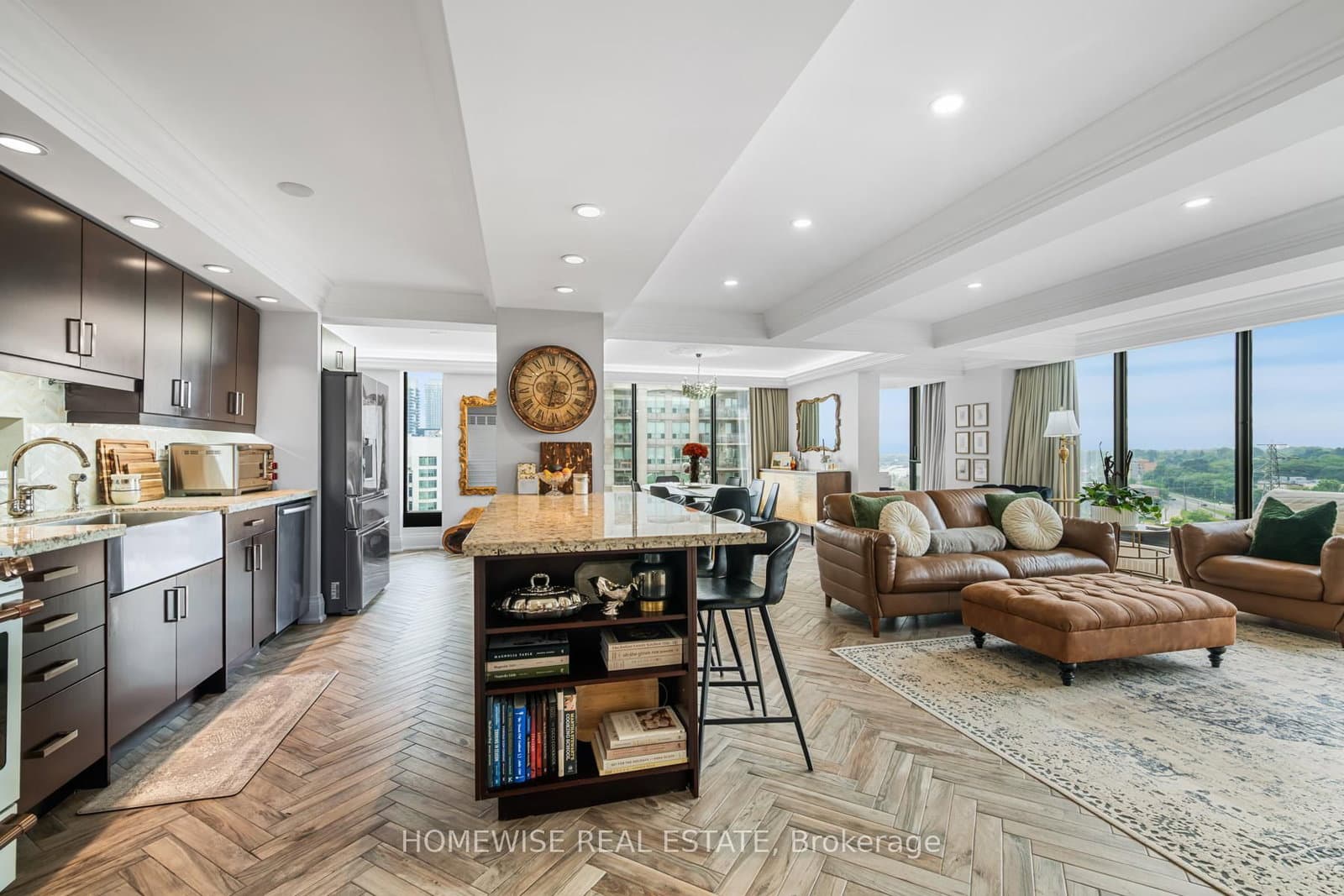 2045 Lake Shore Boulevard W, Unit 1407 thumbnail 3