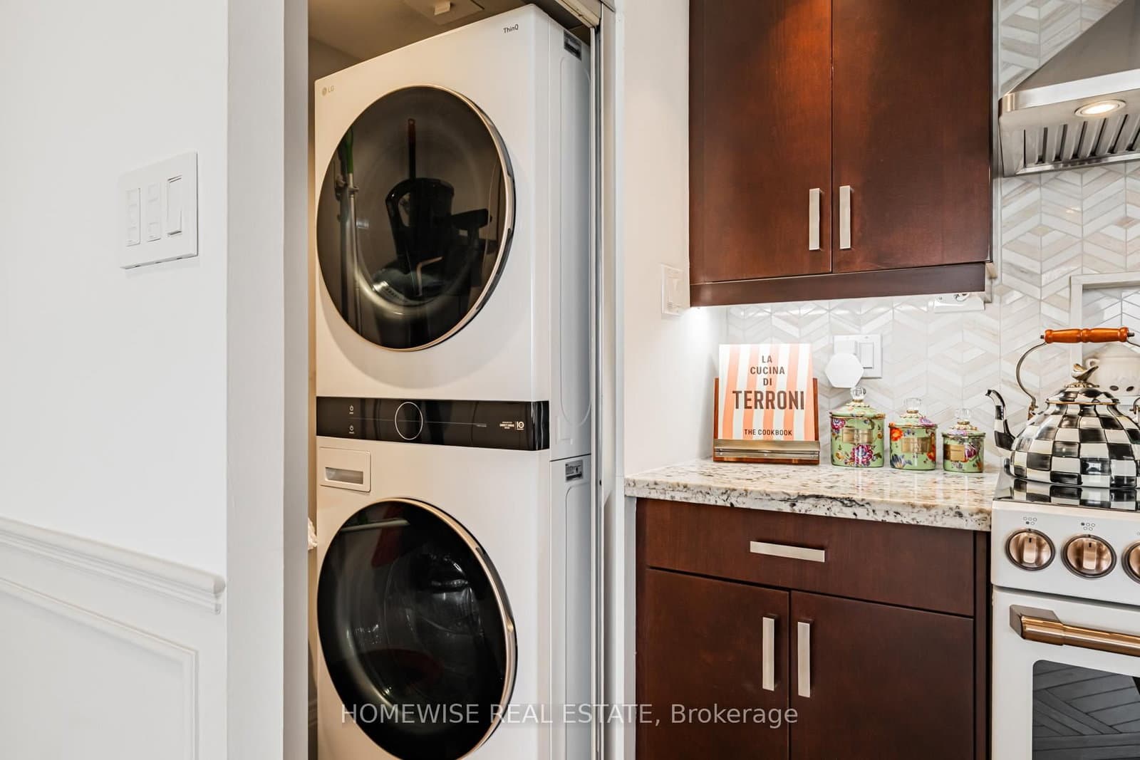 2045 Lake Shore Boulevard W, Unit 1407 thumbnail 31