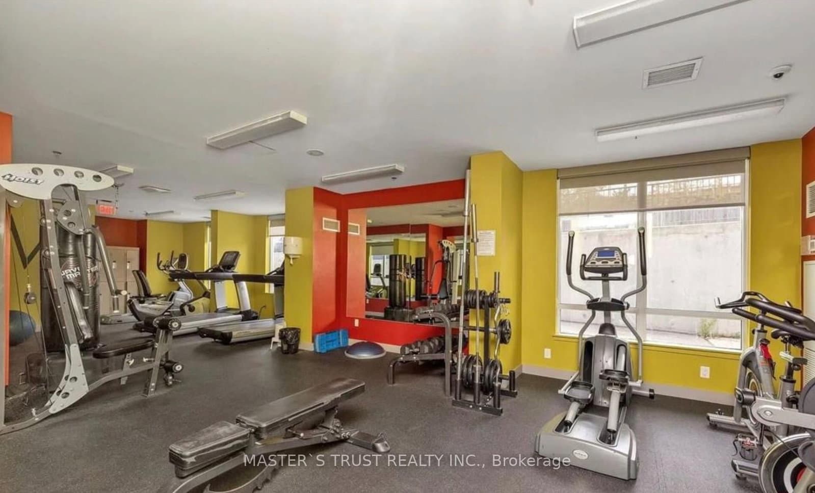 812 Lansdowne Avenue, Unit 302 thumbnail 15
