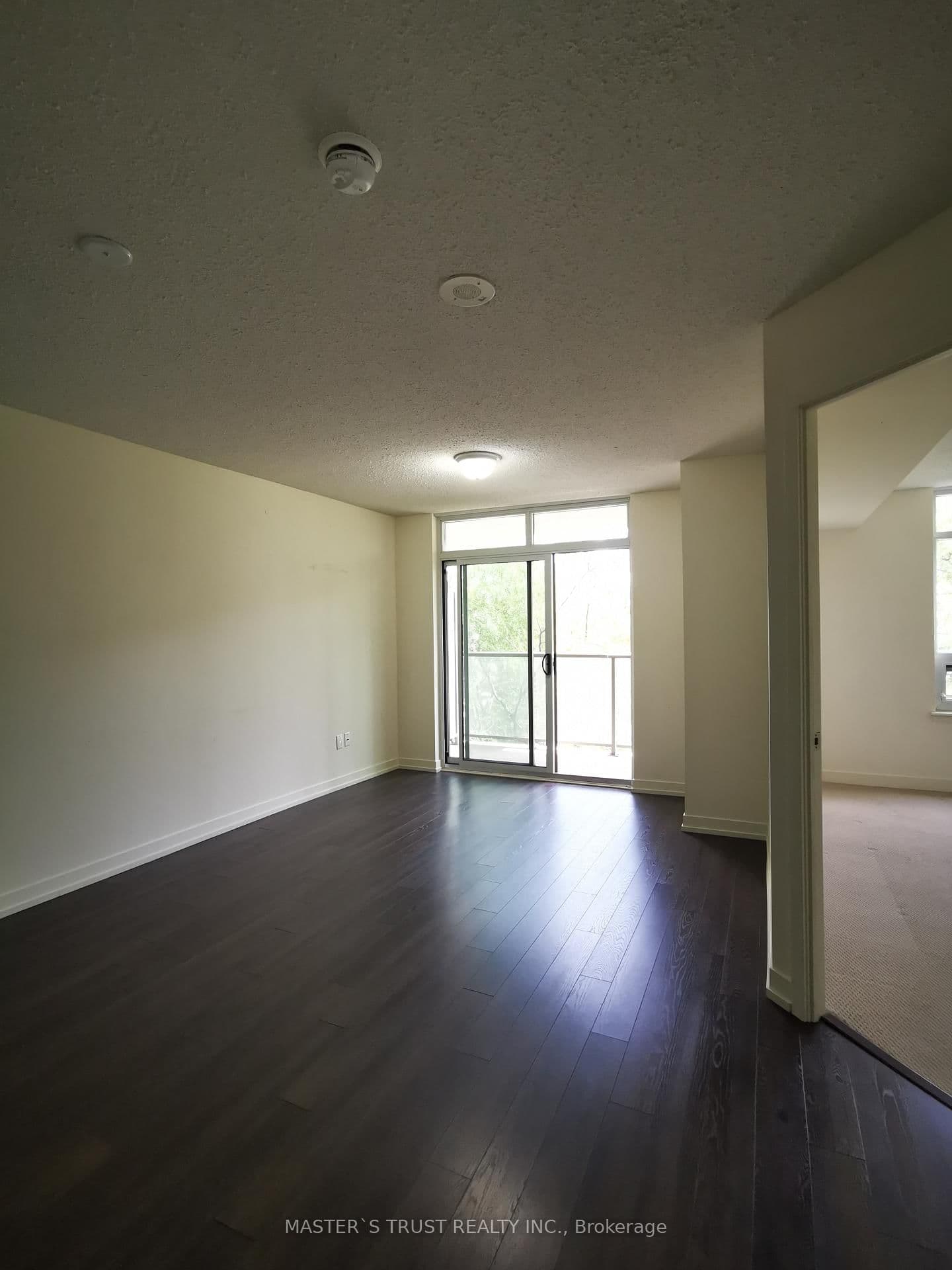 812 Lansdowne Avenue, Unit 302 thumbnail 4