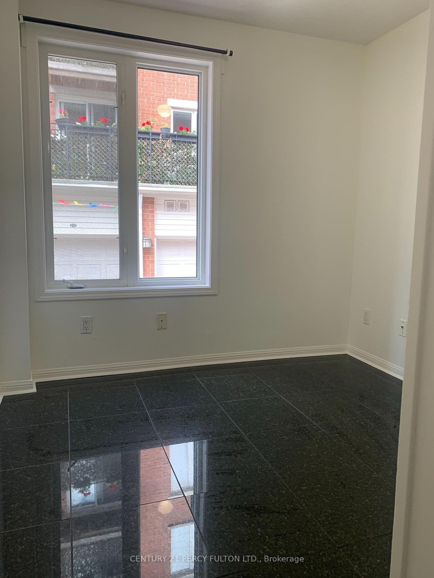 20 Machells Avenue N, Unit 112 thumbnail 14