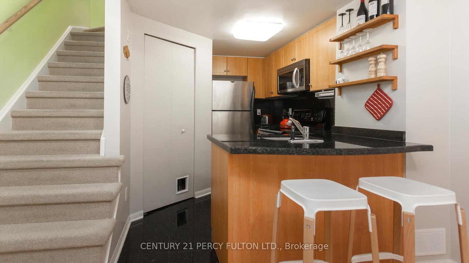 20 Machells Avenue N, Unit 112 thumbnail 8