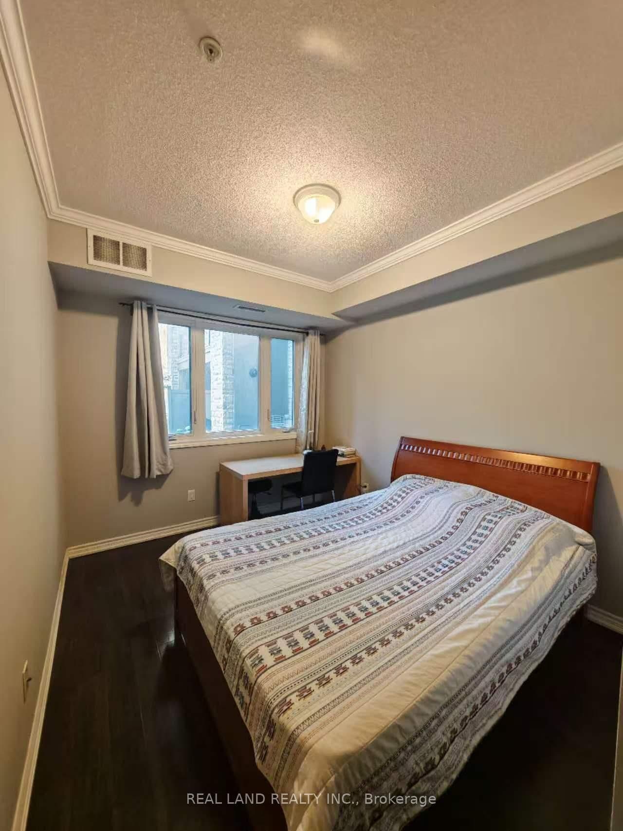 570 Lolita Gardens, Unit 127 thumbnail 14