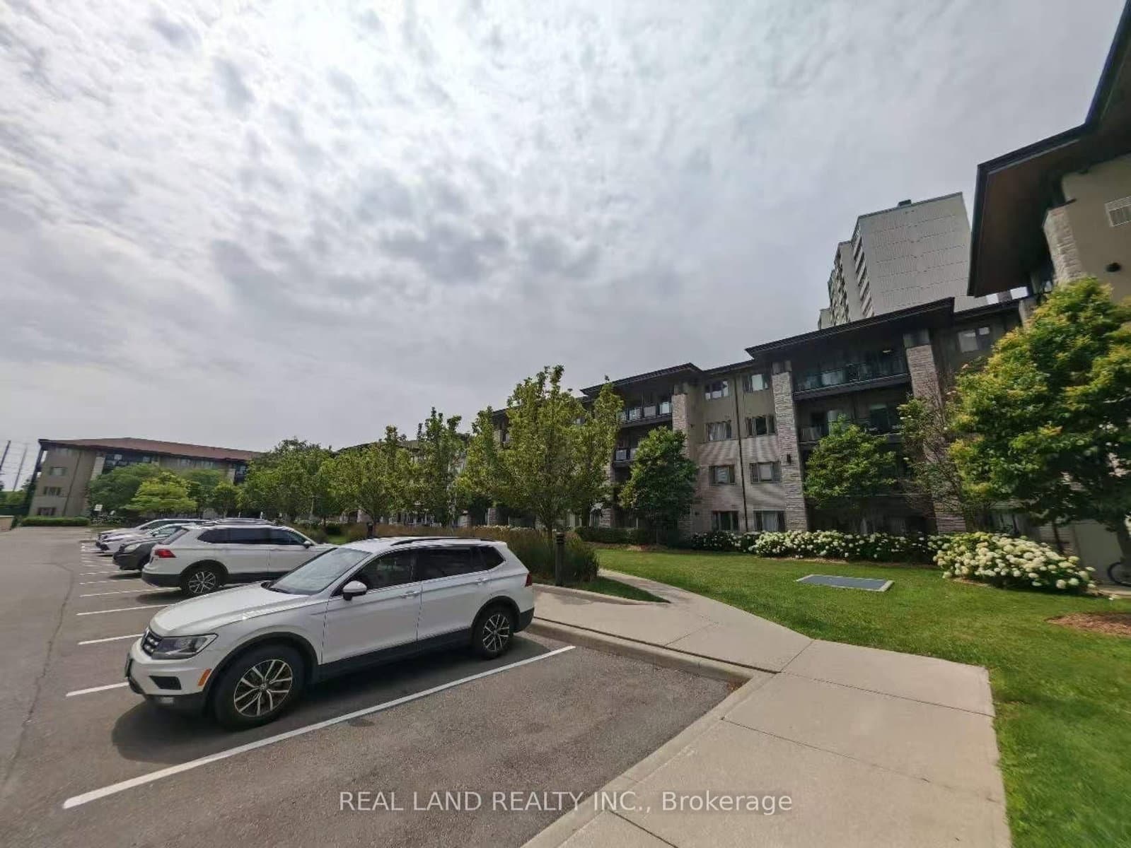 570 Lolita Gardens, Unit 127 thumbnail 2