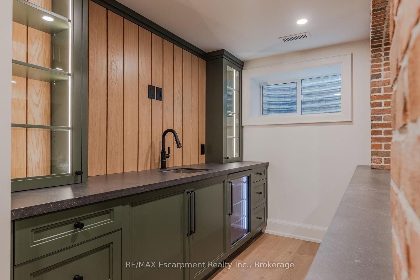 130 Edgecliffe Place thumbnail 40