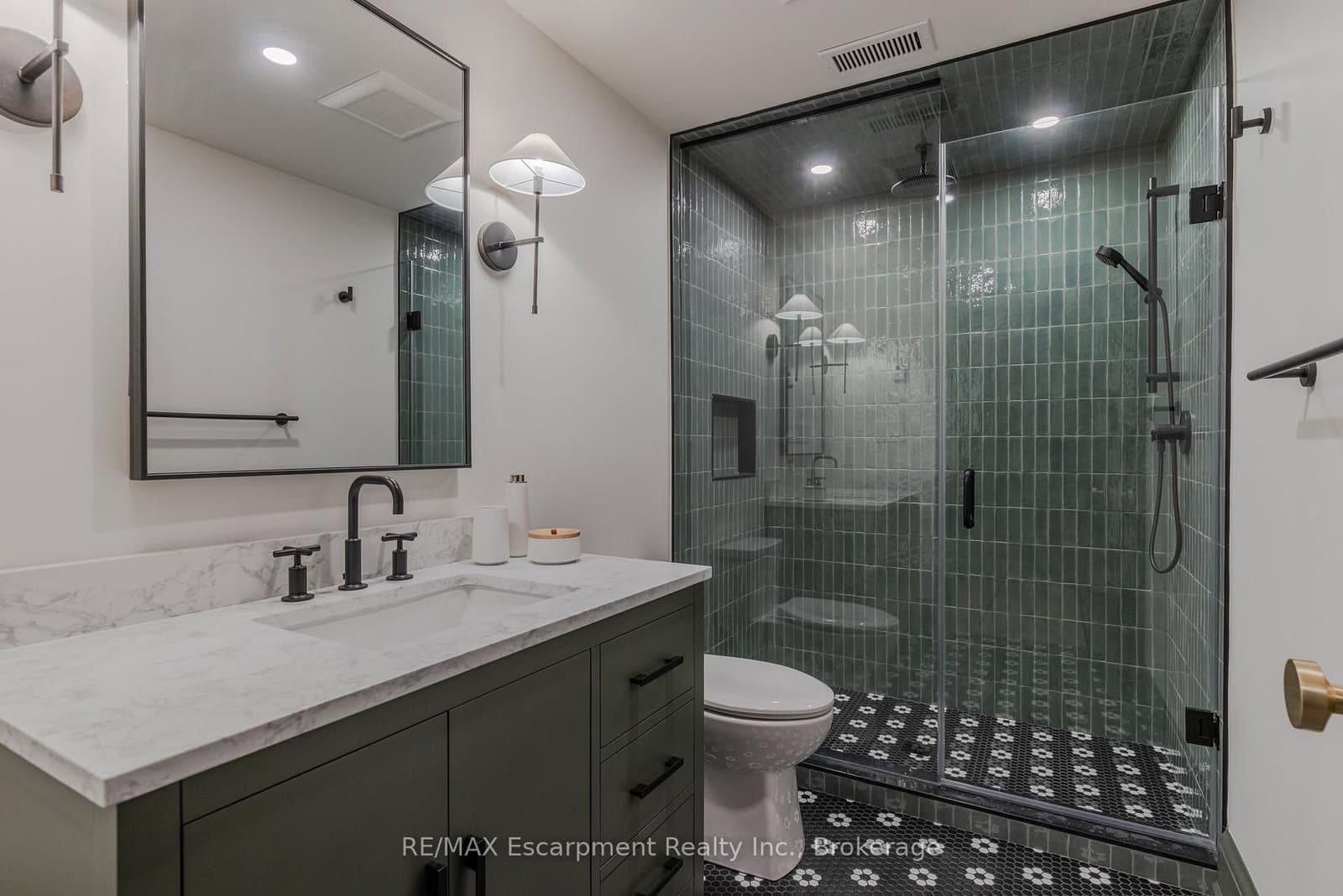 130 Edgecliffe Place thumbnail 45