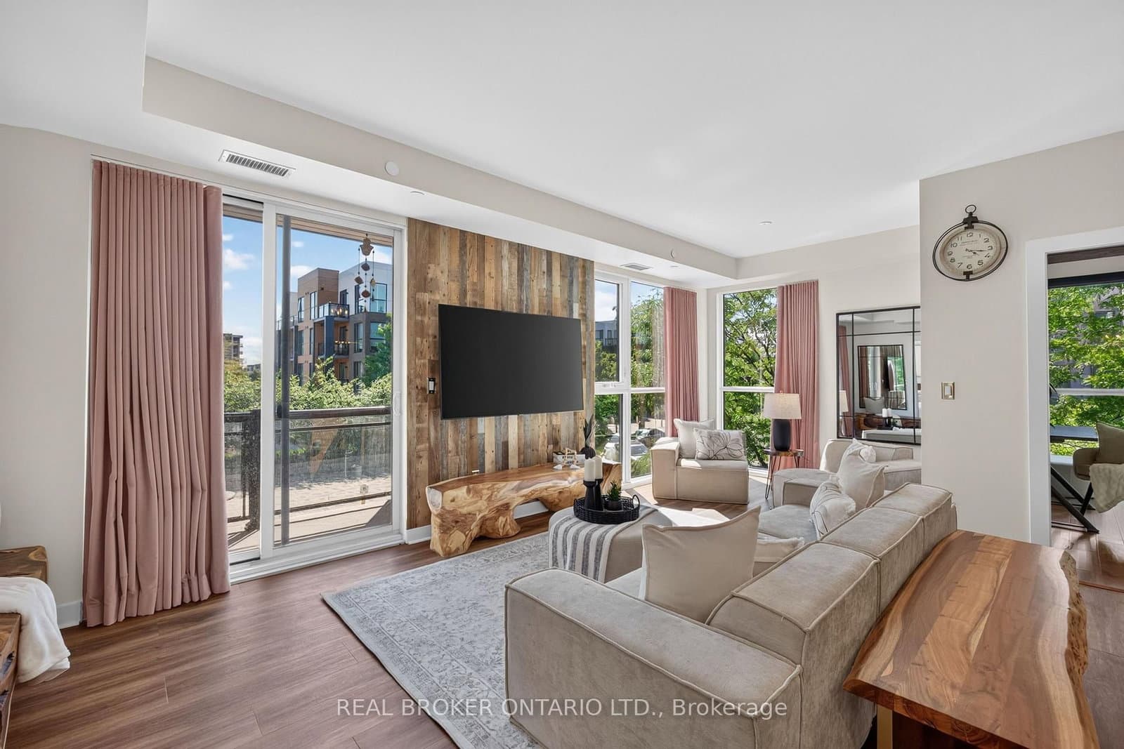 168 Sabina Drive, Unit 214 thumbnail 6