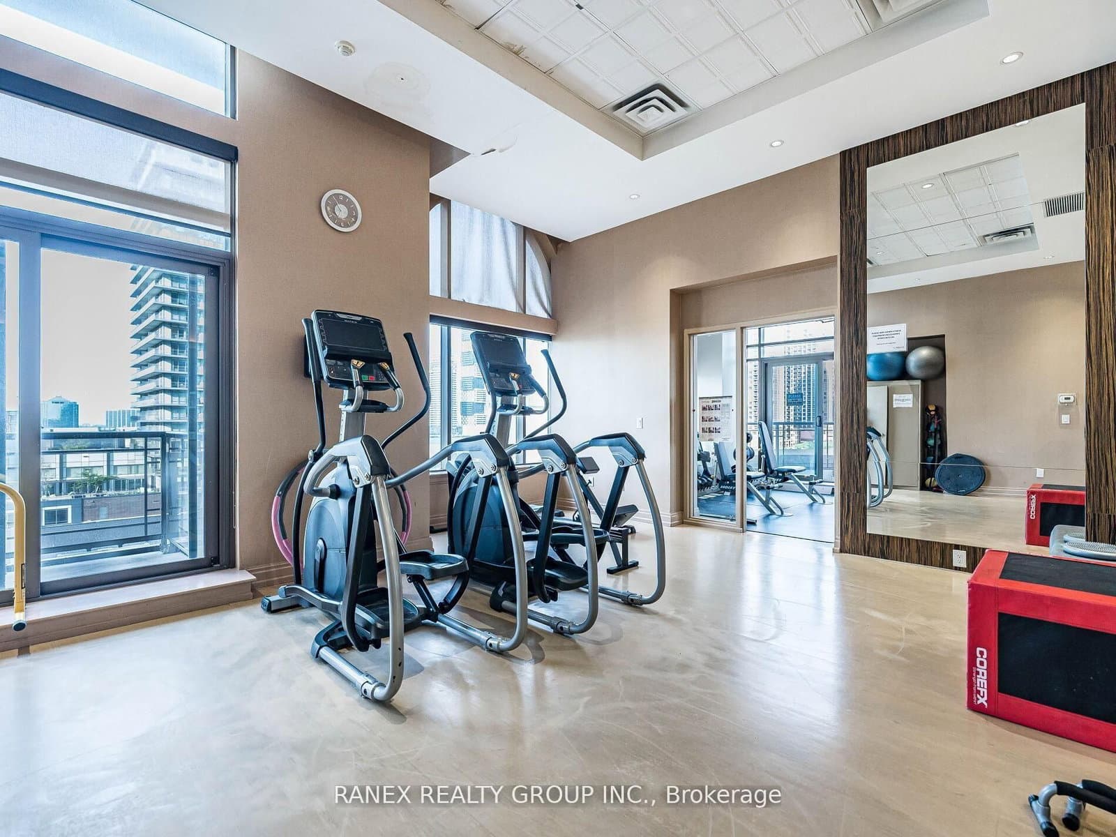 385 Prince Of Wales Drive, Unit 317 thumbnail 31