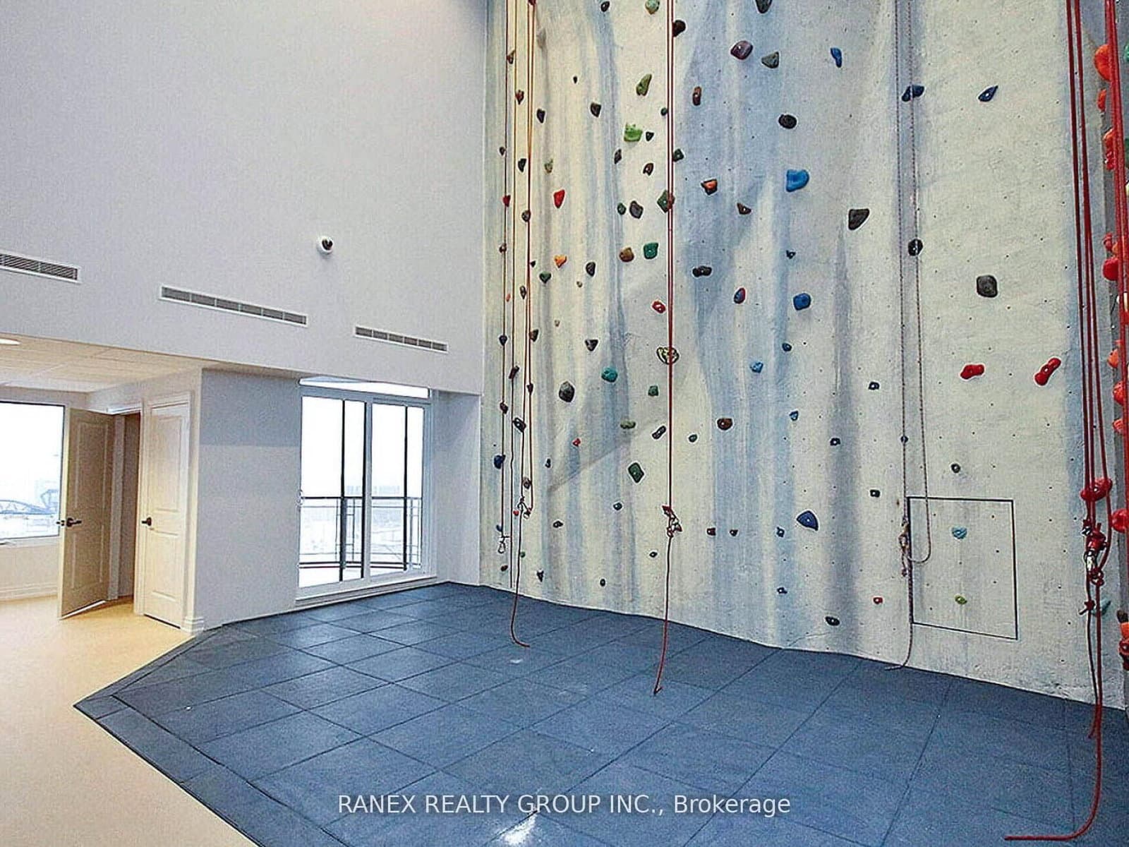 385 Prince Of Wales Drive, Unit 317 thumbnail 41