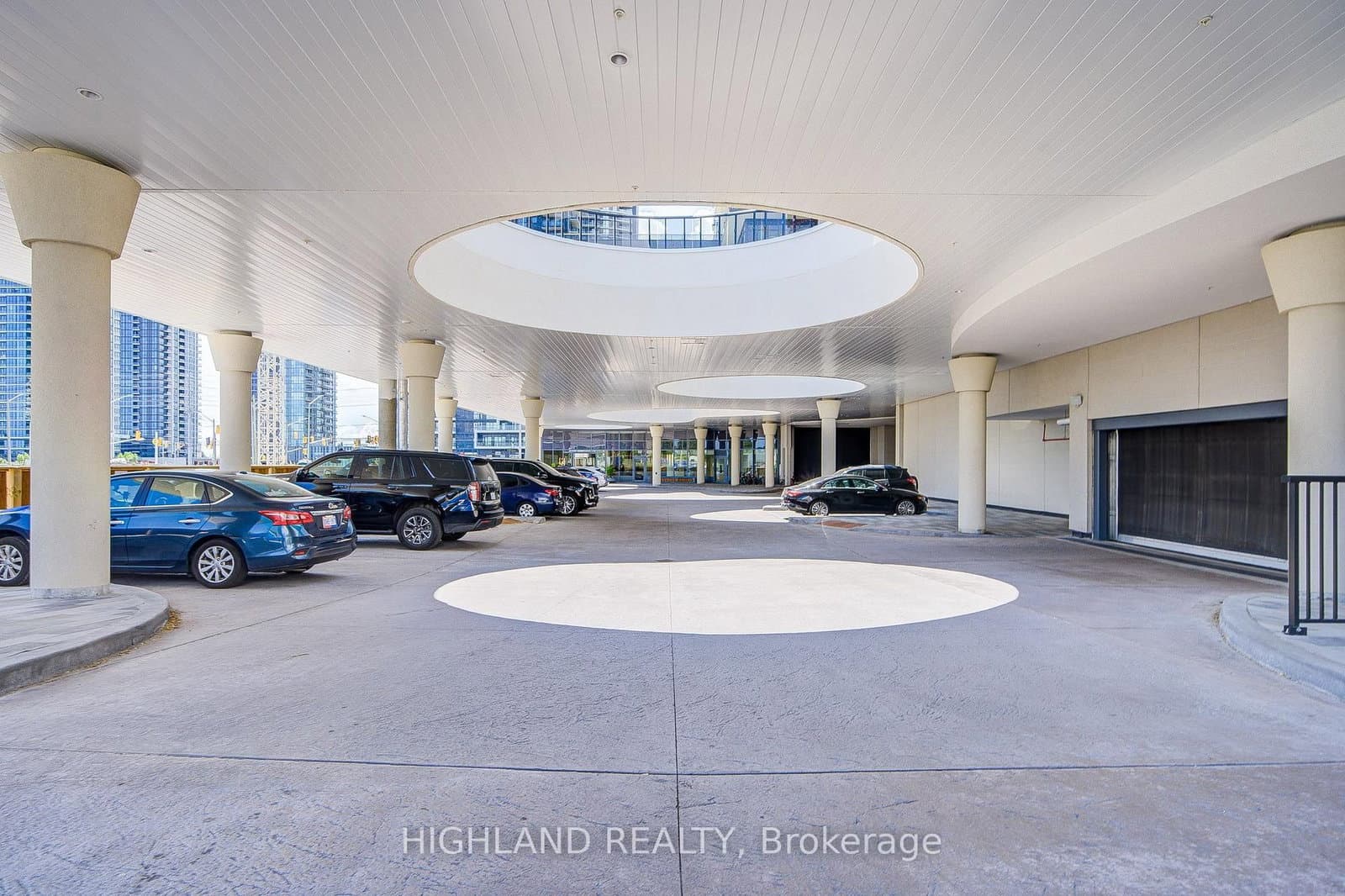 5081 Hurontario Street, Unit 3103 thumbnail 3